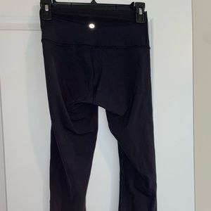 Lululemon wunder under leggings size 4 with 25 inch inseam in black